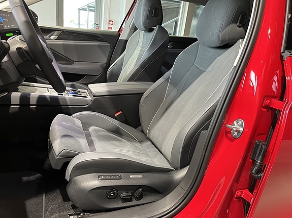 Volkswagen Passat 10 of 19