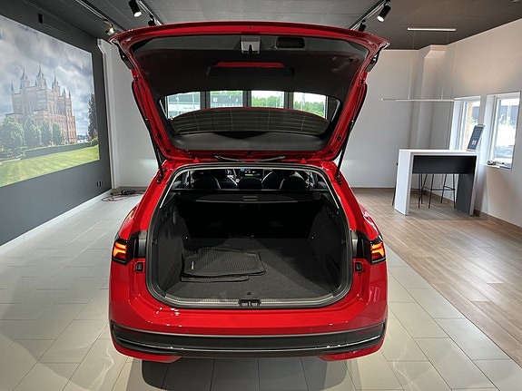 Volkswagen Passat 18 of 19