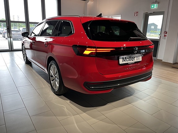 Volkswagen Passat 6 of 19