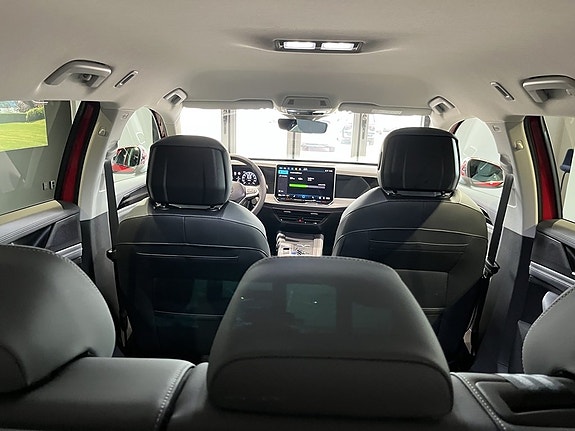 Volkswagen Passat 17 of 19