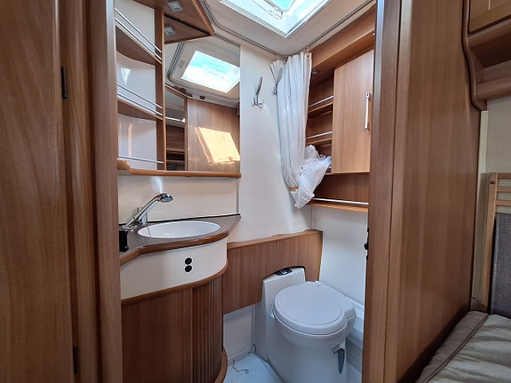 Kabe Briljant 470 XL KS Dubbelbädd, Solcell 14 of 15