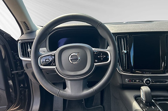 Volvo V90 10 of 13