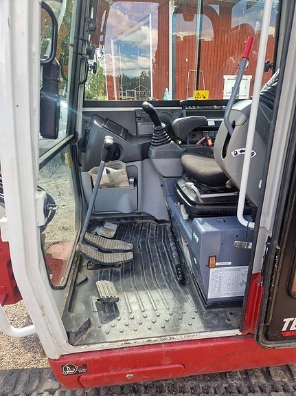Takeuchi TB 230 2 of 5
