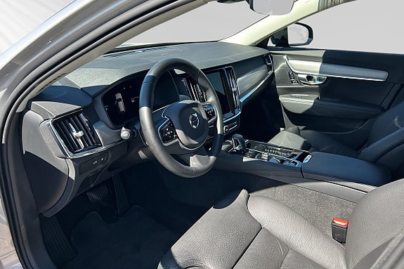 Volvo V90 8 of 12