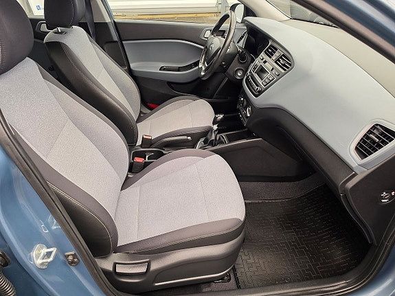 Hyundai i20 13 of 21