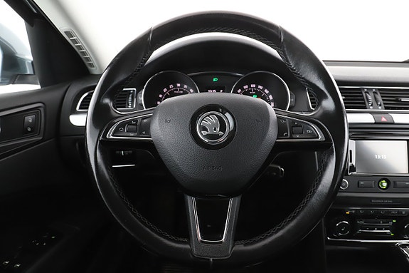Skoda Superb 16 of 30