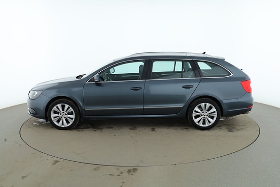 Skoda Superb 2 of 5