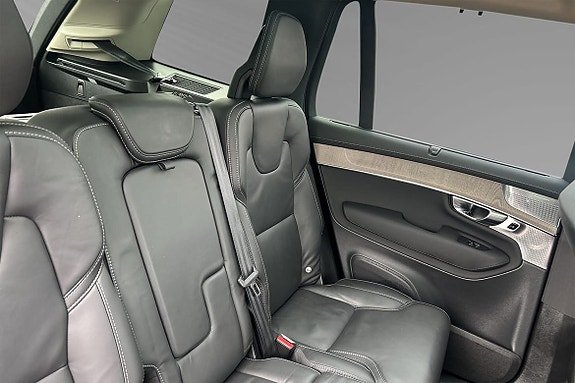 Volvo XC90 12 of 13