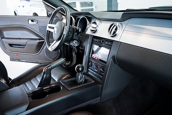 Ford Mustang 27 of 29