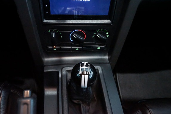 Ford Mustang 17 of 29