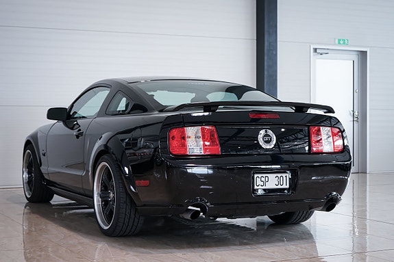 Ford Mustang 7 of 29