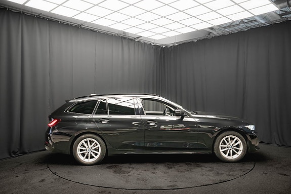 BMW 320d 5 of 23
