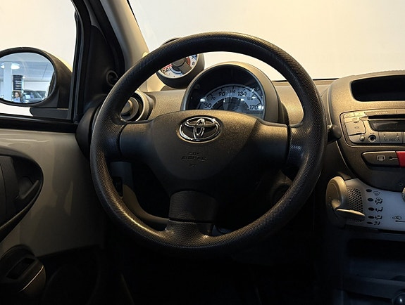 Toyota Aygo 13 of 15