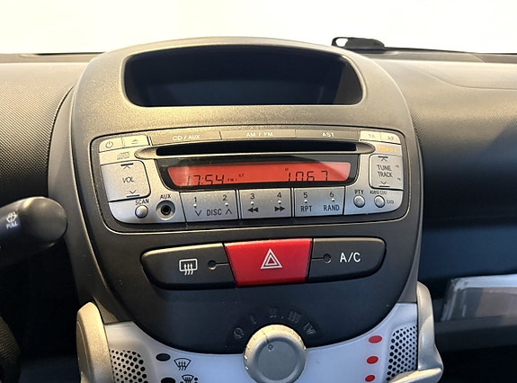 Toyota Aygo 14 of 15