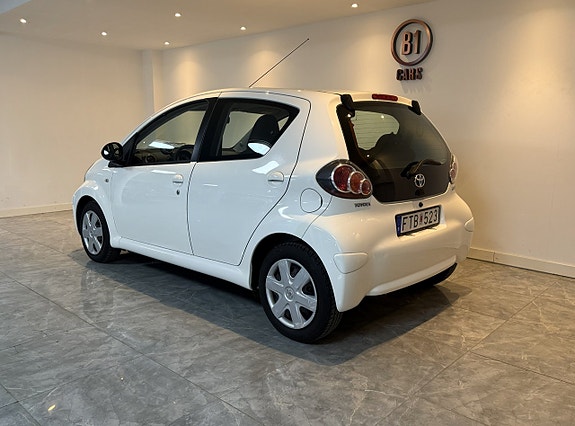 Toyota Aygo 3 of 5
