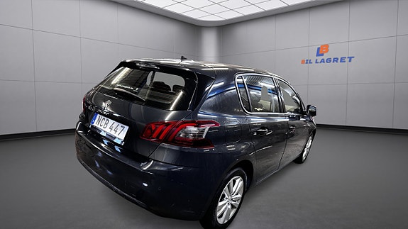 Peugeot 308 2 of 12