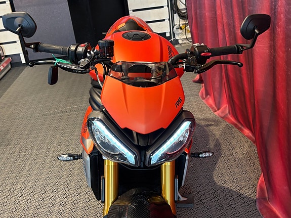 Triumph SPEED TRIPLE 1200 RS 3 of 18