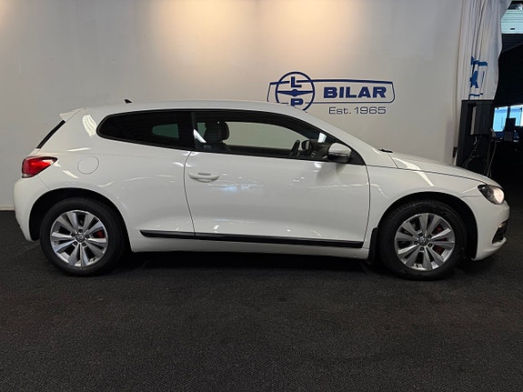 Volkswagen Scirocco 2 of 5
