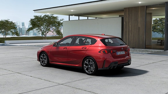 BMW 120 2 of 13
