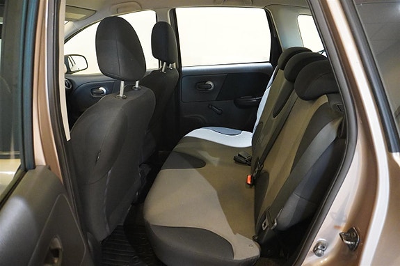 Nissan Note 9 of 13