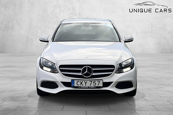 Mercedes-Benz C180 8 of 20