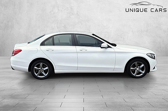 Mercedes-Benz C180 2 of 5