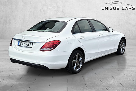 Mercedes-Benz C180 3 of 5
