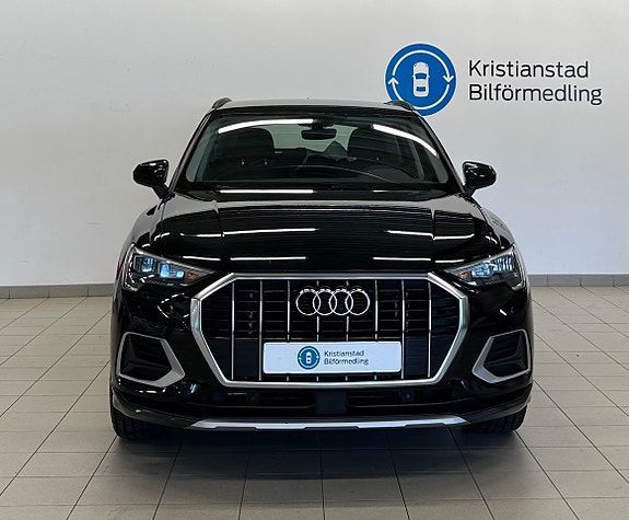 Audi Q3 6 of 12