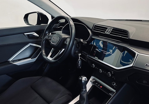 Audi Q3 10 of 12