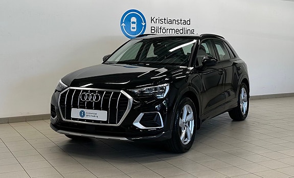 Audi Q3 2 of 5