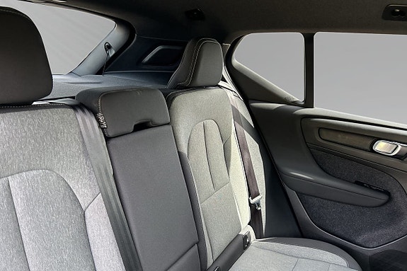 Volvo XC40 12 of 12