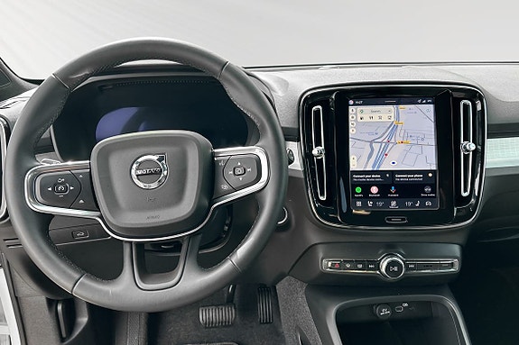 Volvo XC40 10 of 12