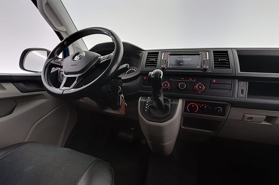 Volkswagen Transporter 16 of 30