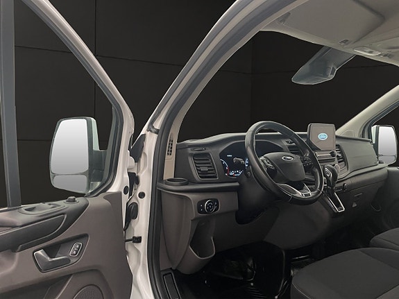 Ford Transit Custom 16 of 30