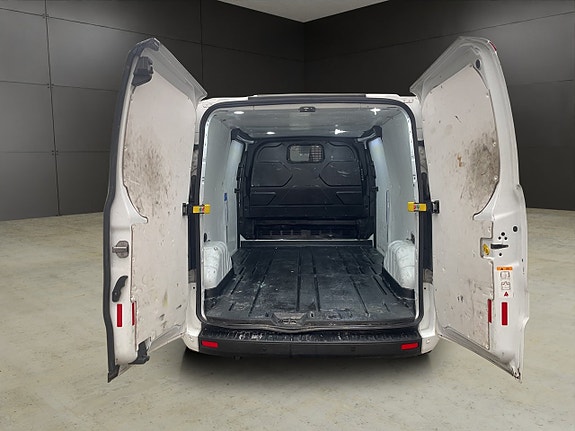 Ford Transit Custom 10 of 30