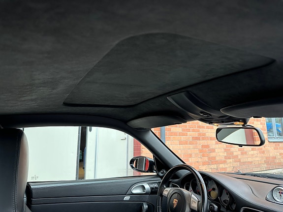 Porsche 911 Carrera S 14 of 25