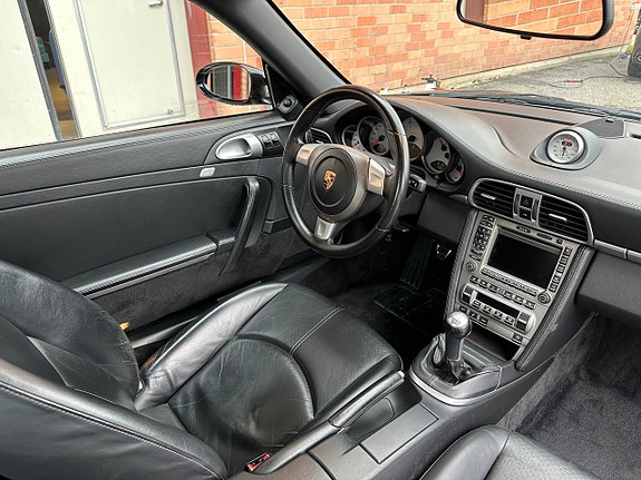 Porsche 911 Carrera S 10 of 25