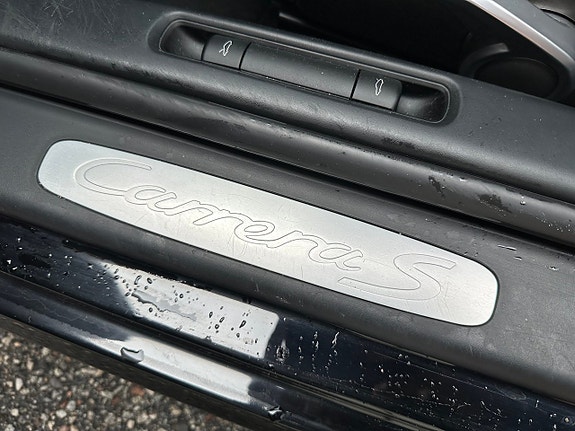 Porsche 911 Carrera S 13 of 25