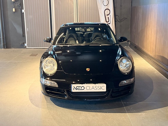 Porsche 911 Carrera S 3 of 5
