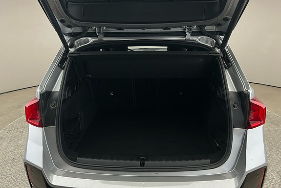 BMW iX1 14 of 23