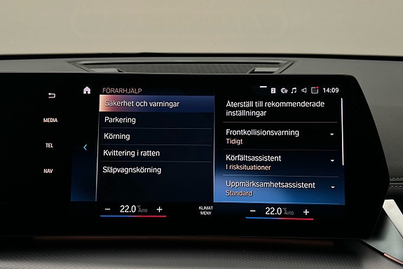 BMW iX1 19 of 23