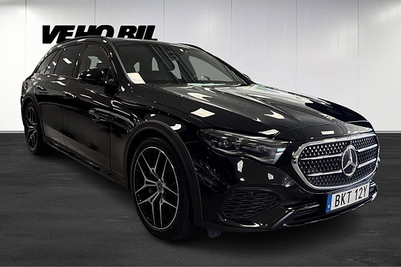 Mercedes-Benz E300 de 2 of 13