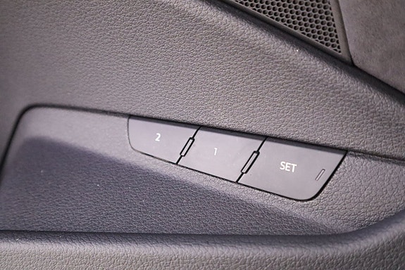 Audi e-tron 15 of 26