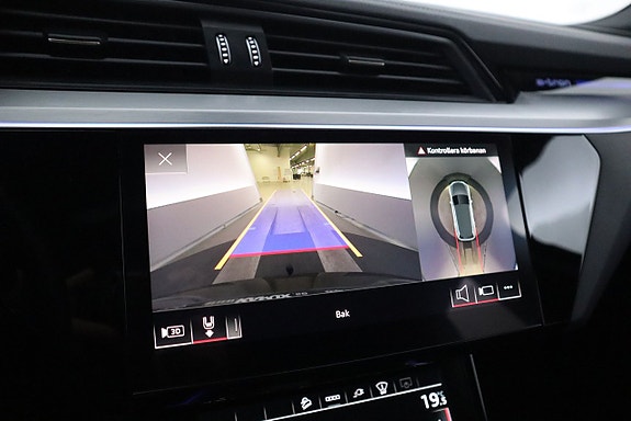 Audi e-tron 22 of 26