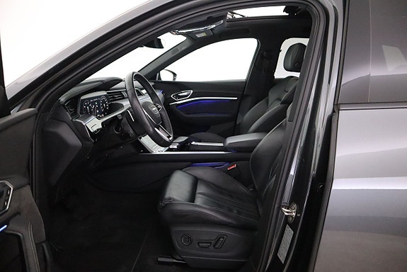 Audi e-tron 12 of 26