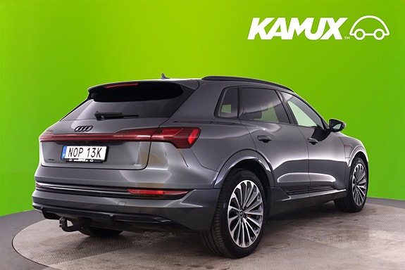Audi e-tron 4 of 26