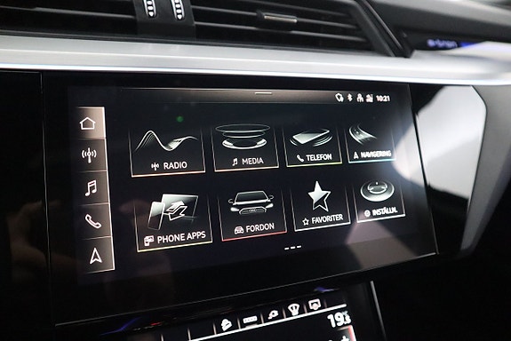 Audi e-tron 23 of 26