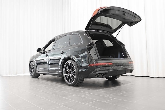 Audi SQ7 4 of 5