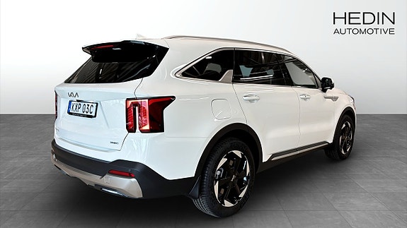 Kia Sorento 2 of 23