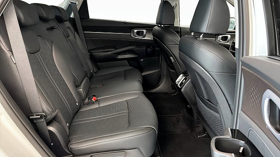 Kia Sorento 5 of 23